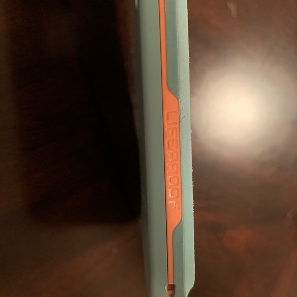 iPhone X/XS Lifeproof Case - Picture 6 of 8